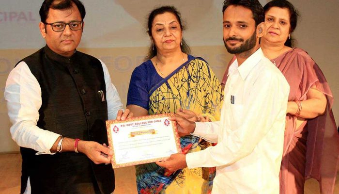 The Mayor of Chandigarh Mr. Divesh Modgil honored to Mr. Sandeep Kumar